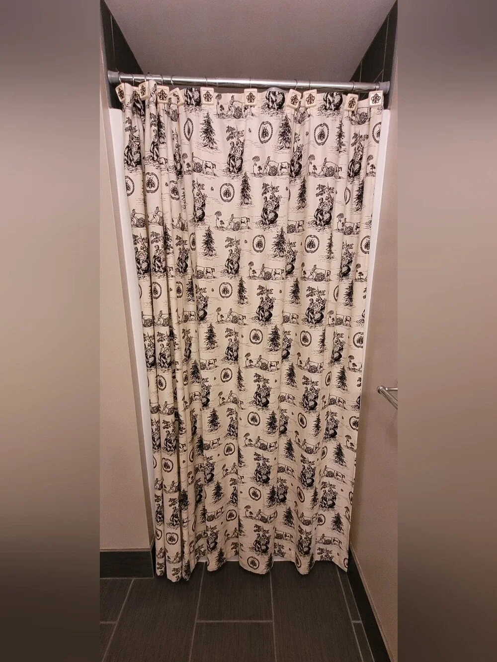 NEVER USED Black & Cream TOILE Shower Curtain with Fleur-de-lis Hooks + Liner